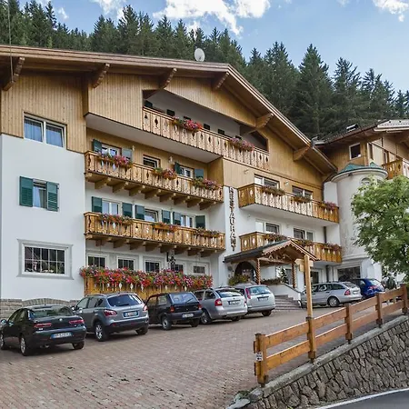 Hotel La Pineta 3*